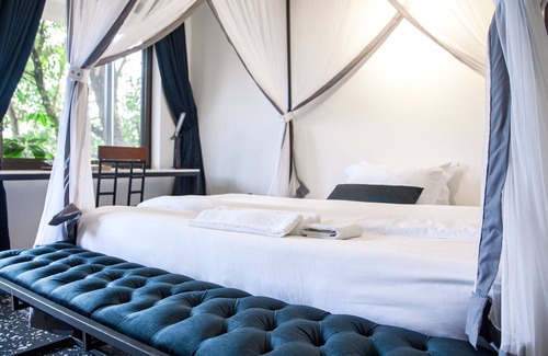 Central Kampala Lit Et Petit-Déjeuner | The Explorers Hub