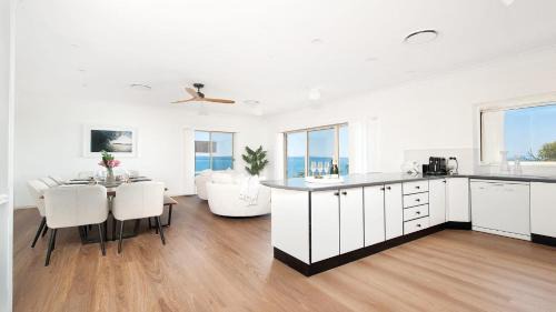 Salamander Bay Maison | The Family Entertainer - with sweeping water views