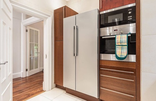 Frognal and Fitzjohns Appartement | The Family Getaway - by Out of Office Lifestyle