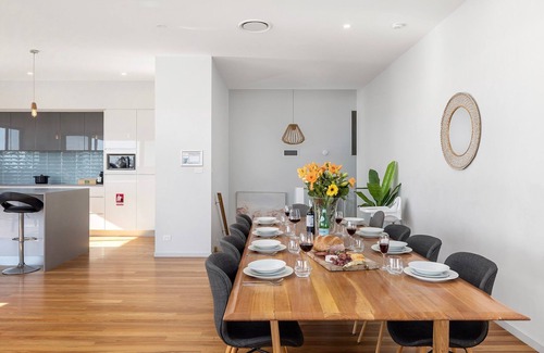 Corlette Maison | The Family Tide – large family home, entertaining deck with views, swimming pool, air conditioning