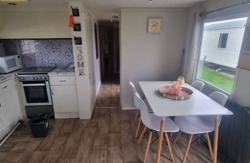 Withernsea Chalet De Ski | The Family Van - Withernsea Sands - Park Dean