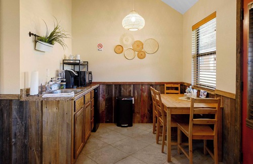 Waco Cabine | The Fantail at Nicole Creek Cabins