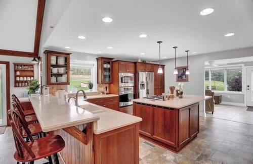 Loysville Maison | Farm stay -Sleeps 30 -Outdoor Kitchen, games