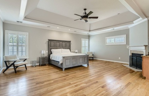 Lutherville Timonium Maison | The Farm's Luxury Timberpark Pool Estate