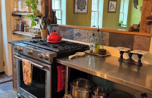 South Eliot Autre | The Farmhouse At Shilo Farm, 4 miles from Portsmouth, 10 minutes from the Beach