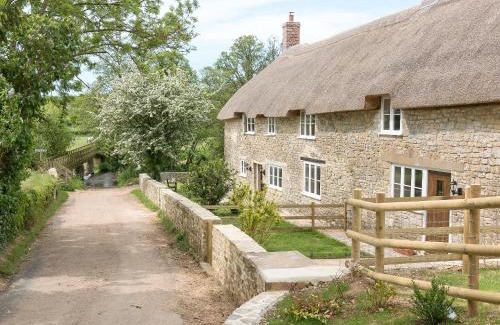 Axminster Maison | The Farmhouse At Westwater