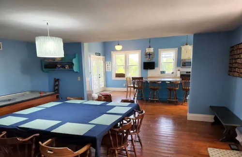 Jonesburg Autre | The Farmhouse