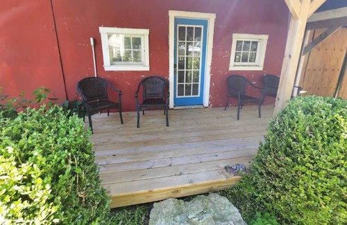 Jonesburg Autre | The Farmhouse