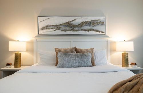 Sunset Ridge Maison | The Fashionable Fox Trotter with Heated Pool
