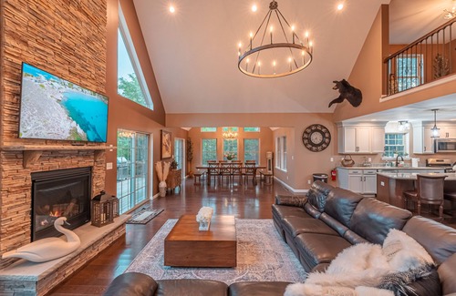 Lake Ariel Chalet De Ski | The Fawn Château w/ Game Room & sauna