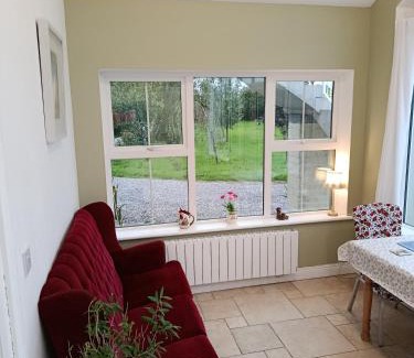 Kilmuckridge Lit Et Petit-Déjeuner | The Feathered Nest Apartment at The Cracked Hen