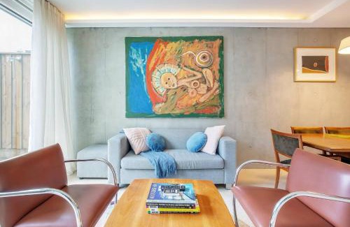 Alexandria Appartement | 'The Fern' Split-level Eco Luxury with Lush Courtyard