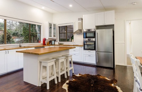 Dangar Island Maison | Le Ferry Master Cottage. Un joli chalet situé sur une belle île!