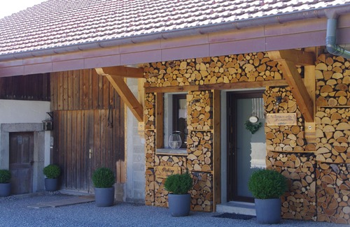 Saint-Paul-en-Chablais Cottage | LES CHAMPS DE PIOLAN. Gîte.
