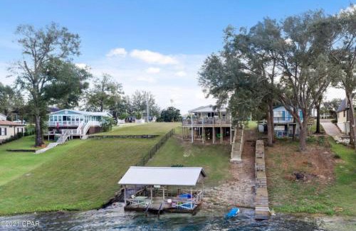 Thomas Drive Maison | The Fifth Promise - A Cozy Lakehouse Retreat
