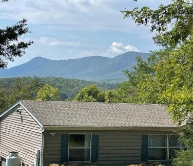 Rileyville Maison | The Firefly Lodge at Shenandoah