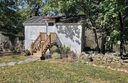 Staunton Maison | The Firefly Springhouse