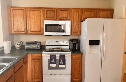 Stuart Maison | The Fish House In Historic Port Salerno - RV & Boat Trailer Parking Available!