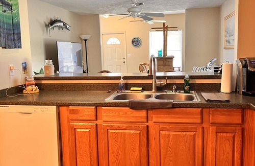 Stuart Maison | The Fish House In Historic Port Salerno - RV & Boat Trailer Parking Available!