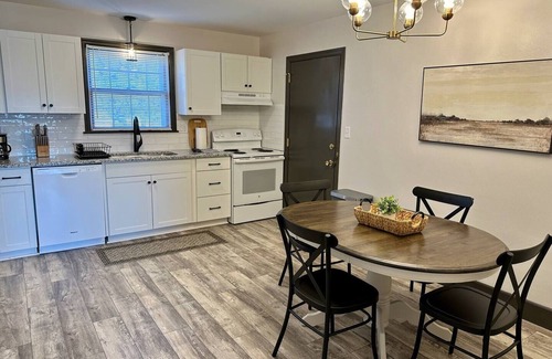 Shippensburg Appartement | The Flat on Olde Scotland - Two bedroom, one bath flat with full kitchen