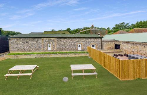 Isle of Thanet Maison | The Flint Barn at Quex Park Estate