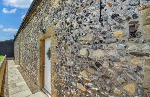 Isle of Thanet Maison | The Flint Barn at Quex Park Estate