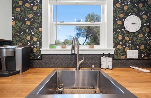 Auburn Cottage | The Flower Bed studio cottage-your private garden paradise