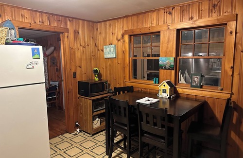 Standish Maison | The Flying Mermaid - A cute and cozy lake view cottage just steps to Sebago Lake