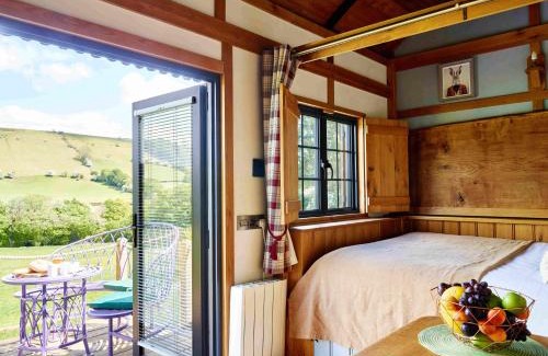 Trecastle Appartement | The Flying Scotsman Shepherd's Hut with Hot Tub
