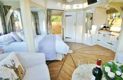 Stratton Strawless Appartement | The Folly - one off luxury Glamping accommodation