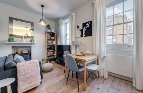 Fitzrovia Appartement | The Foxhole - Fitzrovia - by Frankie Says