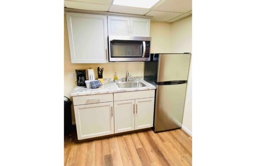 Ruckersville Maison | The Franklin Estate - Suite F-Private Apt-King Bed