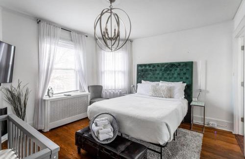 Cove - East Side - Shippan Maison | The Fred Deluxe 7 BR by I95 Train HarborVw Beach