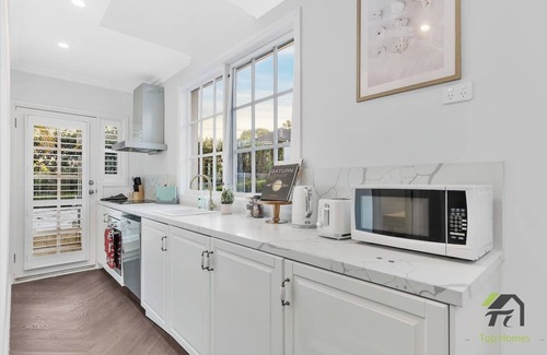 Gordon Maison | The French Country Cabin in Gordon