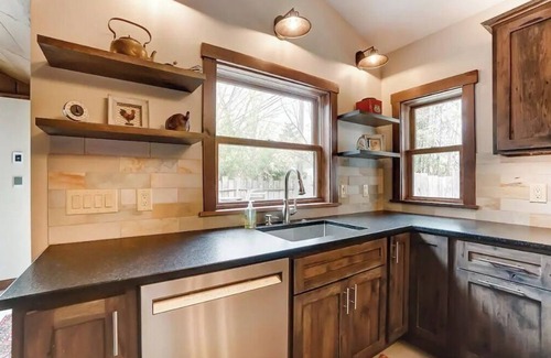 Clintonville Cabine | The Frog Cabin