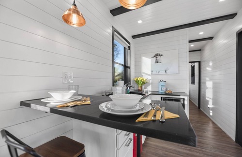 Willis Maison | The G.O.A.T: 2 mins to Lake Conroe! Heated Pool, Fire Pit, Stocked Ponds