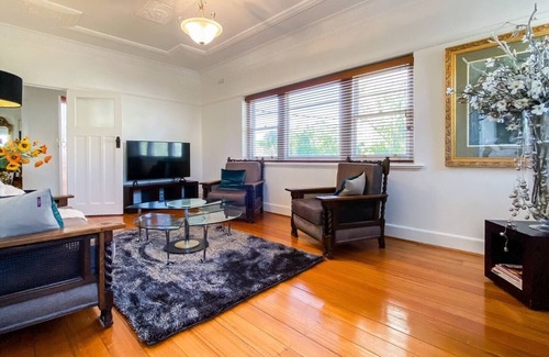 Albert Park Appartement | The Gables Stylish Victorian Beachfront Abode