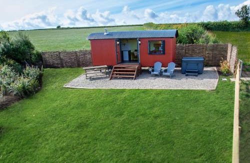 Kidwelly Chalet De Ski | The Gambo Shepherd's Hut
