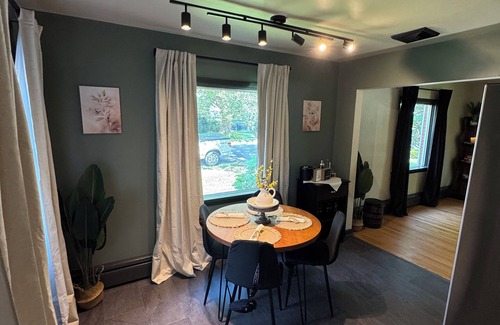 Williamsport Maison | The Garden House - Renovated 2BR - Walk to LLWS