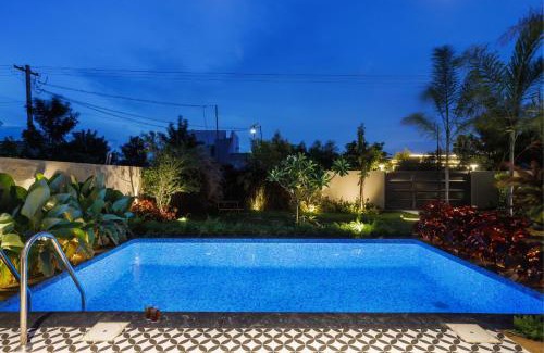 Hosur Appartement | The Garden Stay by StayJadePool2BHKLawnAC