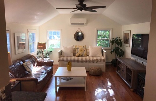 Clinton Cottage | The gardners Cottage 1 mile from long Island Sound - pet friendly
