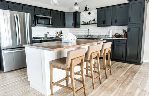 Brooklyn Maison | The Gatehouse at Wampler's Lake