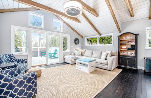 Lakeside Maison | The Gatehouse on Orchard Beach