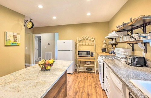 Brenham Maison | 'The Gathering Place' Brenham Home on 6 Acres