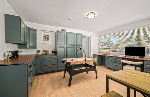 East Pensacola Heights Maison | The Gatsby. An Art Deco Retreat