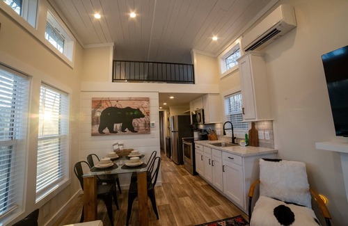 Tracy City Cabine | The Getaway at The Retreat at Deer Lick Falls II