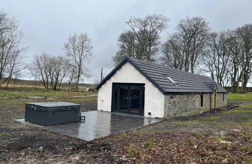 Peebles Cottage | The Getaway at West Loch Farm Bothy Peebles