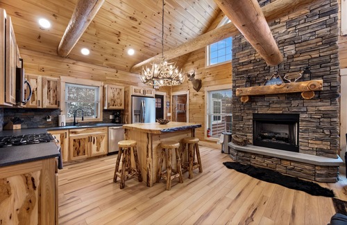Boonville Maison | The Getaway in the Pines, On Snowmobile Trail