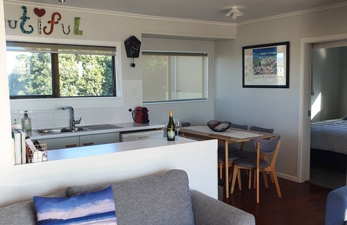 Pukehina Maison | The Gin Trap