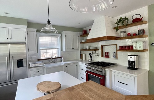 Innisfil Maison | The Gingerbread Guest House